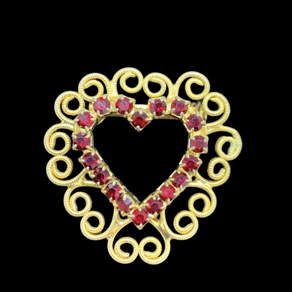Unbranded Jewelry - Vintage Red Rhinestone Heart Brooch In Gold Tone Setting (639)